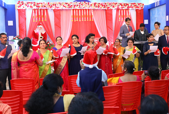 Grace Ministry Celebrates Christmas 2021 with Pomp and Grandeur on 17th Friday, December at its Prayer centre in Valachil, Mangalore. Hundreds gathered at the program and celebrated Xmas with Bro Andrew Richard and family.  